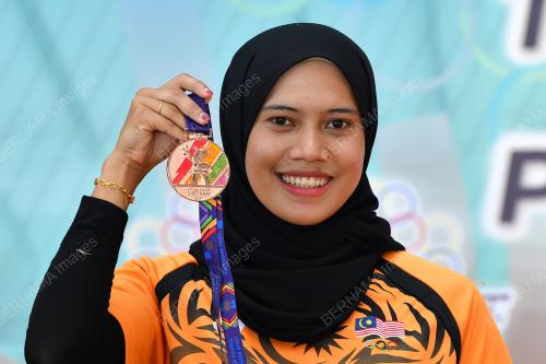 AZREEN NABILA ALIAS