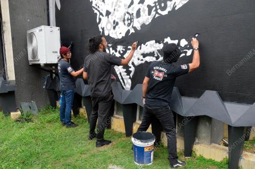 MURAL POTRET TUJUH PERDANA MENTERI
