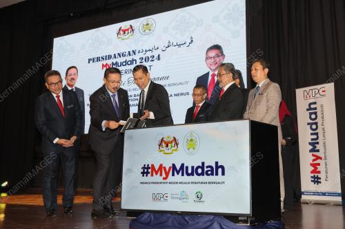 TAN SRI MOHD ZUKI ALI