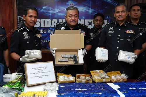 DATUK ROSLEE CHIK