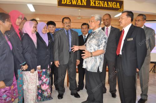 TR01_10082014_IDRIS_PELAJAR