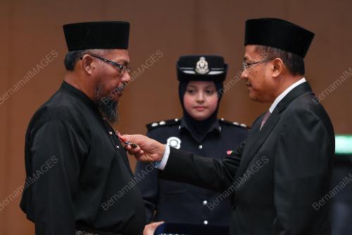 DATUK SERI DR AHMAD SAMSURI MOKHTAR