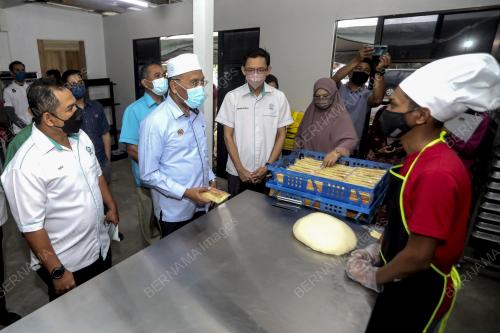 DATUK IDRIS AHMAD