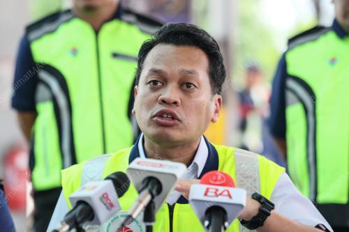 NIK NAZMI NIK AHMAD