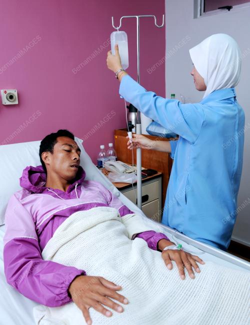 TR01_13022012_PEMAIN_SAKIT