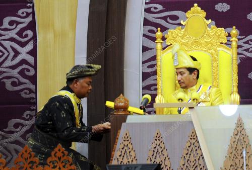 TR01_13042014_SIDANG_DUN