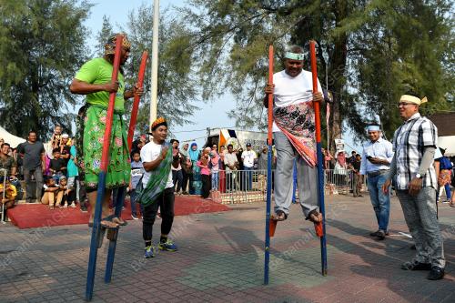 TR01_13092019_KARNIVAL_PANTAI_BN201909120864-10