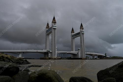 MONSUN TIMUR LAUT