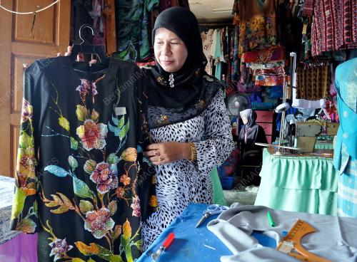 TR01_14082012_BAJU_KURUNG_MODEN