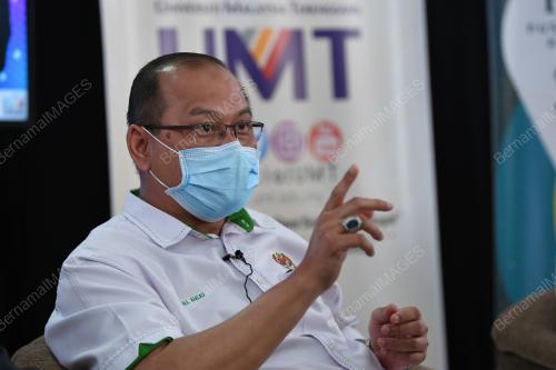 DATUK AHMAD AMZAD HASHIM