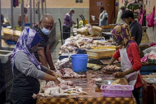 BEKALAN BAHAN MENTAH MENCUKUPI MENJELANG RAMADAN