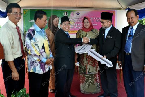 TR01_15102012_WAKAF
