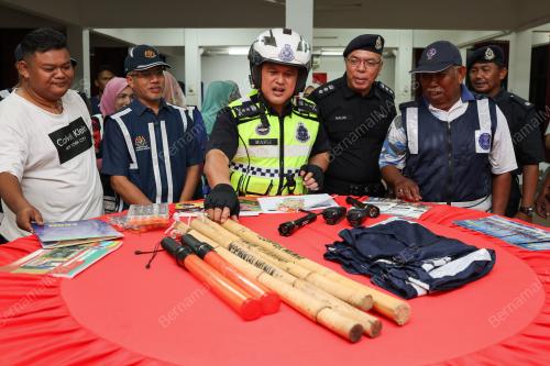 DATUK MAZLI MAZLAN