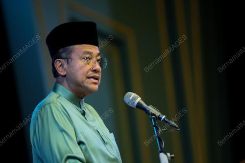 DATUK SERI DR AHMAD SAMSURI MOKHTAR