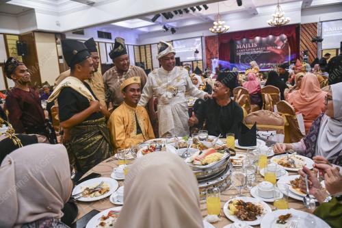 DATUK SERI DR AHMAD SAID
