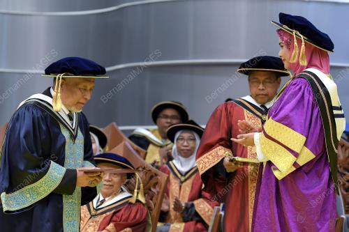 TR01_17112018_UNiSZA_BN201811173958