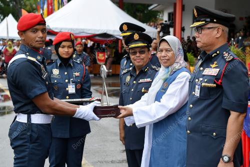 ZURAIDA KAMARUDDIN