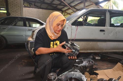 ZAINAB SALIM
