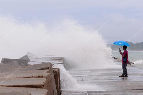 MONSUN TIMUR LAUT