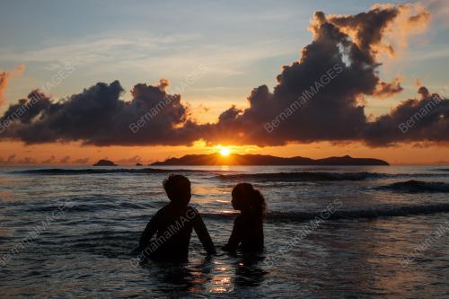 PEMANDANGAN MATAHARI TERBIT