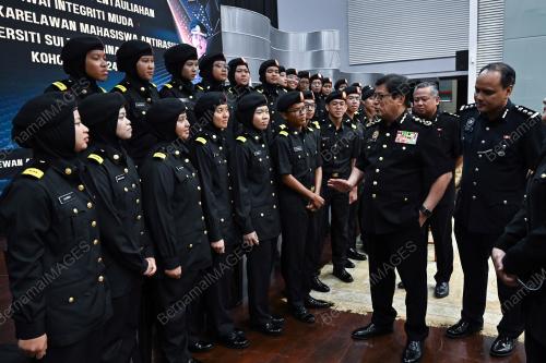 TAN SRI AZAM BAKI