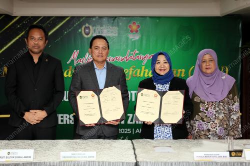PROF DATUK DR FADZLI ADAM