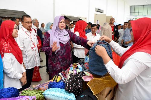 DATUK SERI RINA MOHD HARUN