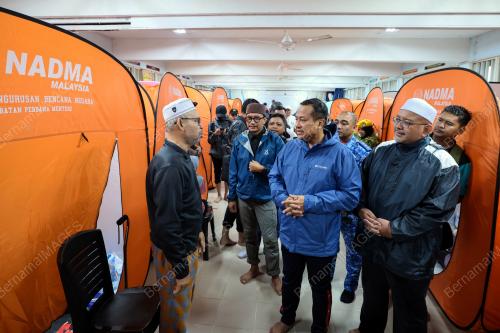 DATUK SERI DR AHMAD SAMSURI MOKHTAR