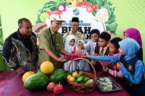KEMPEN LEBIHKAN BUAH-BUAHAN DAN SAYURAN
