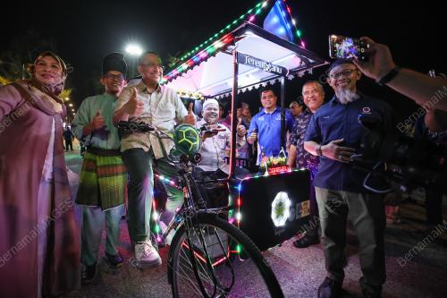 DATUK SERI DR AHMAD SAMSURI MOKHTAR