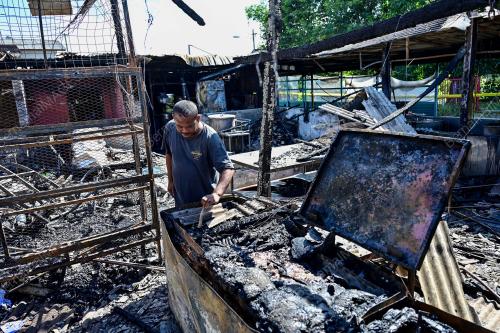 KEBAKARAN KEDAI KEROPOK
