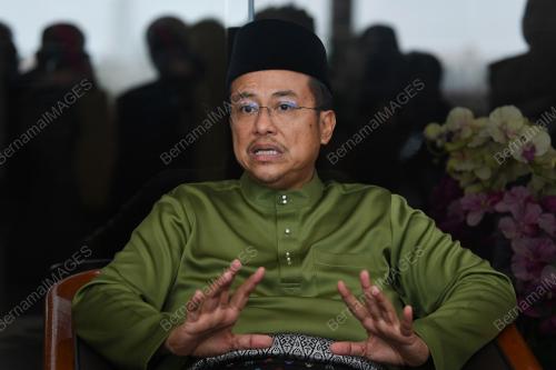 DATUK SERI DR AHMAD SAMSURI MOKHTAR