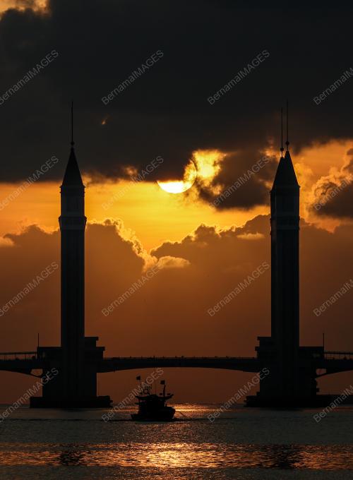 PANORAMA MATAHARI TERBIT