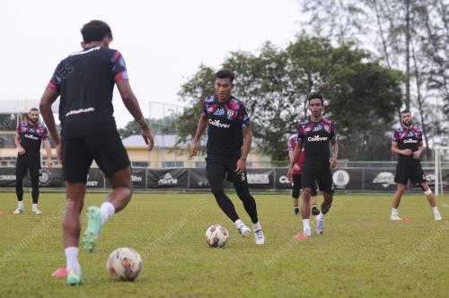 PERSIAPAN SEPARUH AKHIR PIALA FA