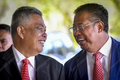 ANUGERAH PERKHIDMATAN CEMERLANG KETENGAH