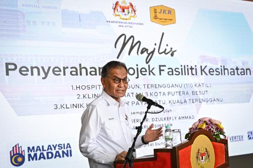 DATUK SERI DR DZULKEFLY AHMAD