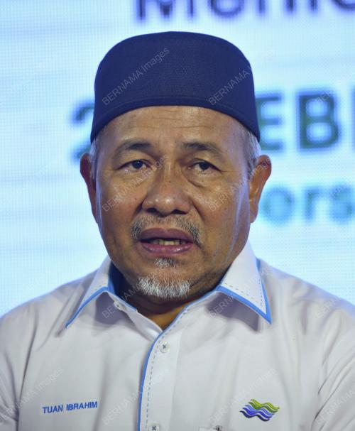 DATUK SERI TUAN IBRAHIM TUAN MAN