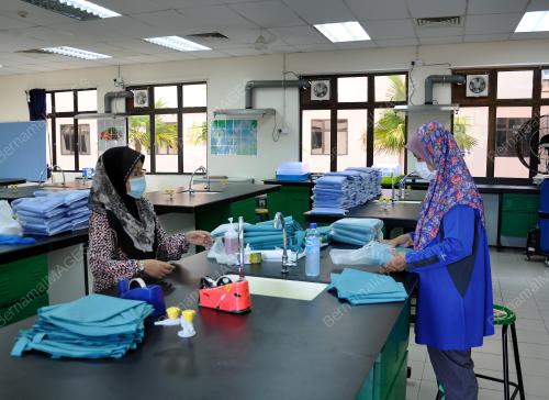 PPE UNTUK PETUGAS HADAPAN