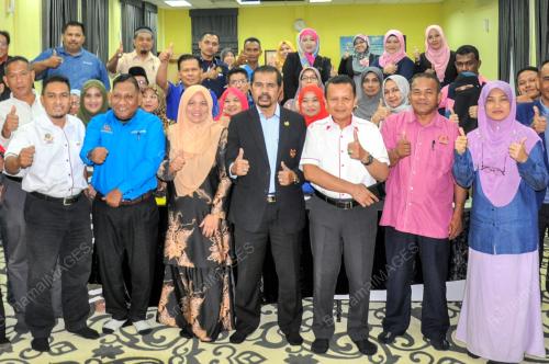 DATUK ADNAN MAT