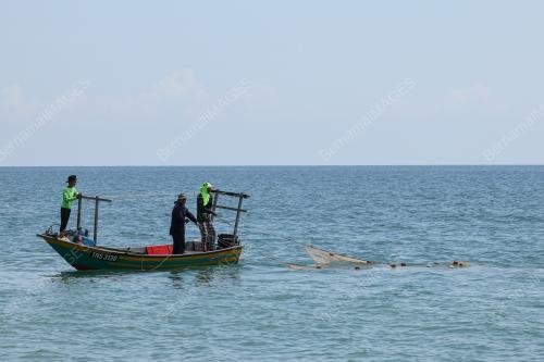 NELAYAN PANTAI
