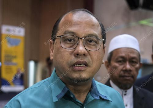 DATUK AHMAD AMZAD HASHIM