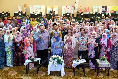 DATUK SERI ROHANI ABDUL KARIM