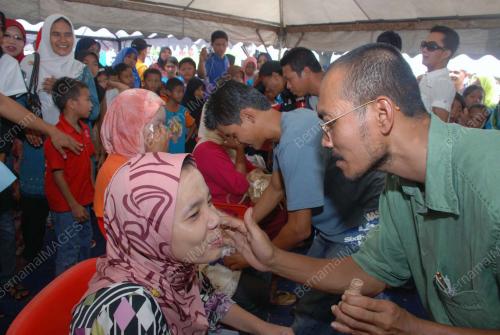 PERTANDINGAN MENYOLEK_