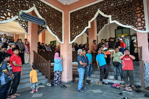 SOLAT JENAZAH KEMALANGAN MAUT
