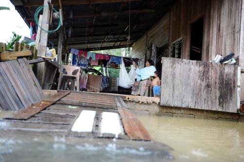 TR01_27022013_SETIU_BANJIR