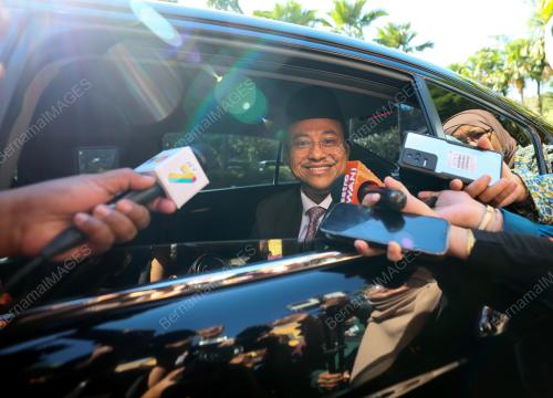 DATUK SERI DR AHMAD SAMSURI MOKHTAR