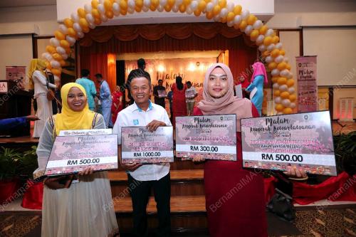 TR01_28032018_UNISZA_20180328BNBM25380