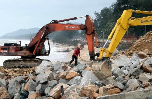 TR01_28122011_HAKIS_PANTAI