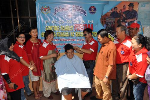 TR01_28122018_GUNTING_RAMBUT_PERCUMA