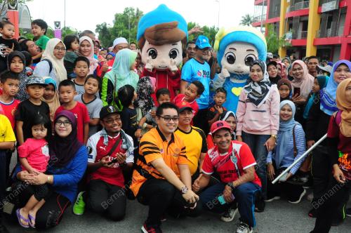 LARIAN AMAL OMAR DAN HANA